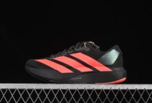 阿迪达斯超轻跑鞋Evo SL：138克革新轻量化，裸足感透气缓震