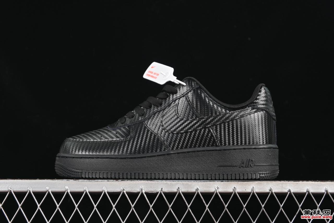 Nike空军一号HF2886-001：原楦气垫+全半码覆盖 | 黑曜石板鞋