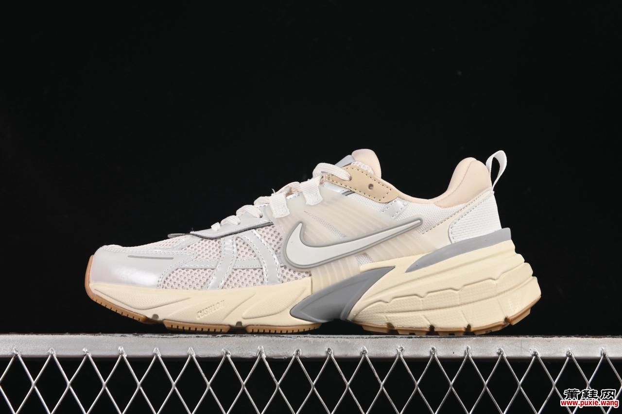 Nike V2K Runtekk复古跑鞋FD0736-108：千禧设计+增高5cm