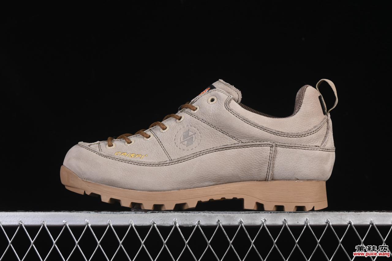 Crispi Outdoor Low GTX 登山户外功能鞋：GORE-TEX防水科技与耐磨支撑，重塑低帮徒步体验