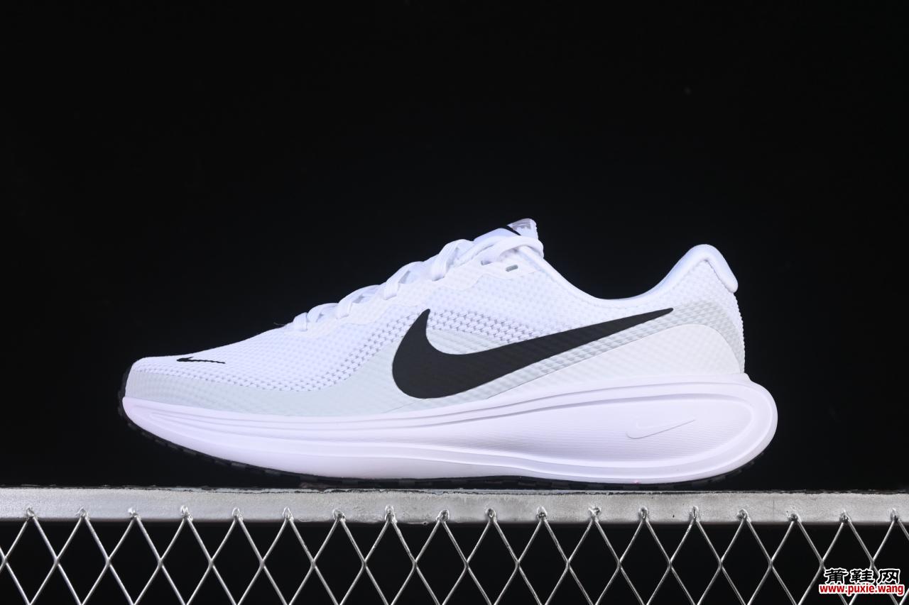 Nike Revolution 8 耐克轻便跑步鞋：网面透气设计，日常训练与休闲穿搭全能之选