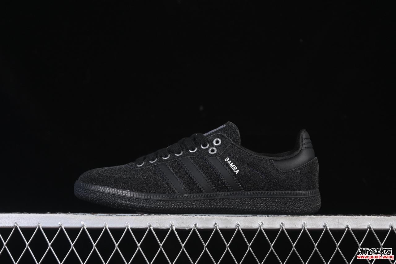 Adidas Samba OG 三叶草经典板鞋：德训基因重塑，打造复古潮流与日常舒适新典范