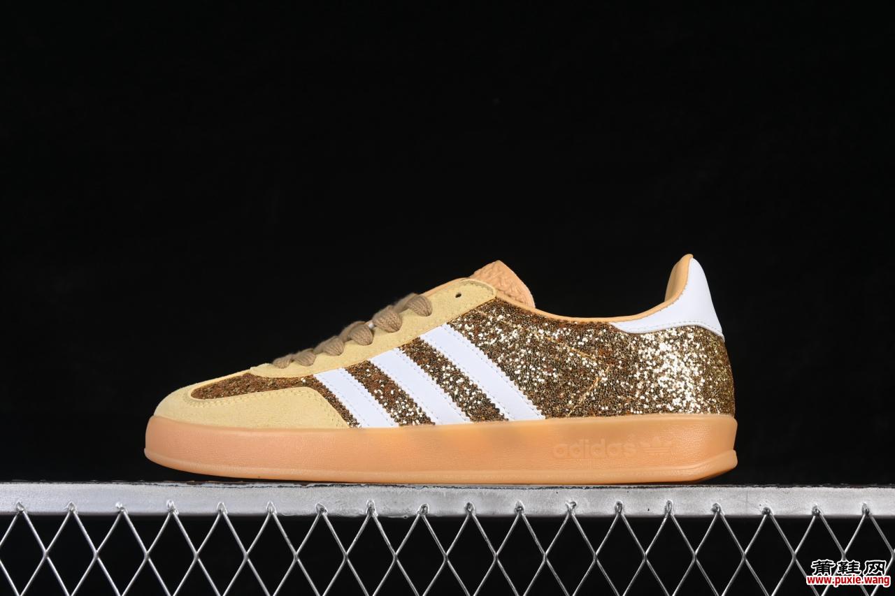 经典复刻新演绎：Adidas Originals Gazelle Indoor 三叶草复古板鞋的潮流解读与实用穿着指南