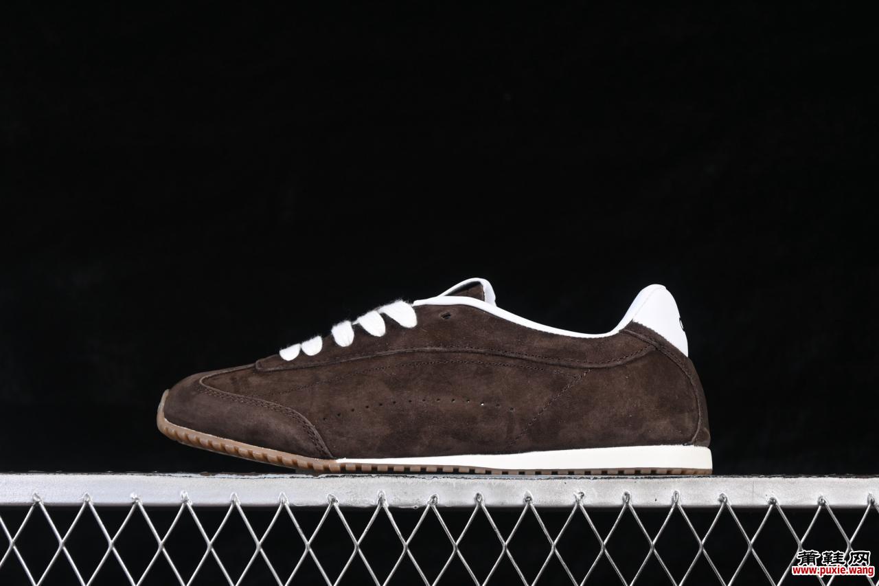 Alo Yoga Sunset Sneaker 德训鞋深度体验：深咖色如何诠释运动与生活的平衡