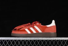 阿迪达斯Handball Spezial马年限定款深度解析：原厂档案开发与顶级工艺如何重塑复古板鞋经典