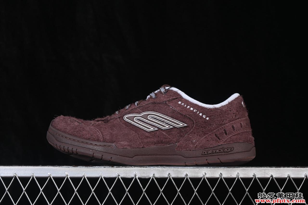 做旧美学新高度：Balenciaga Hamptons Worn Out的破坏感设计与复古主义宣言