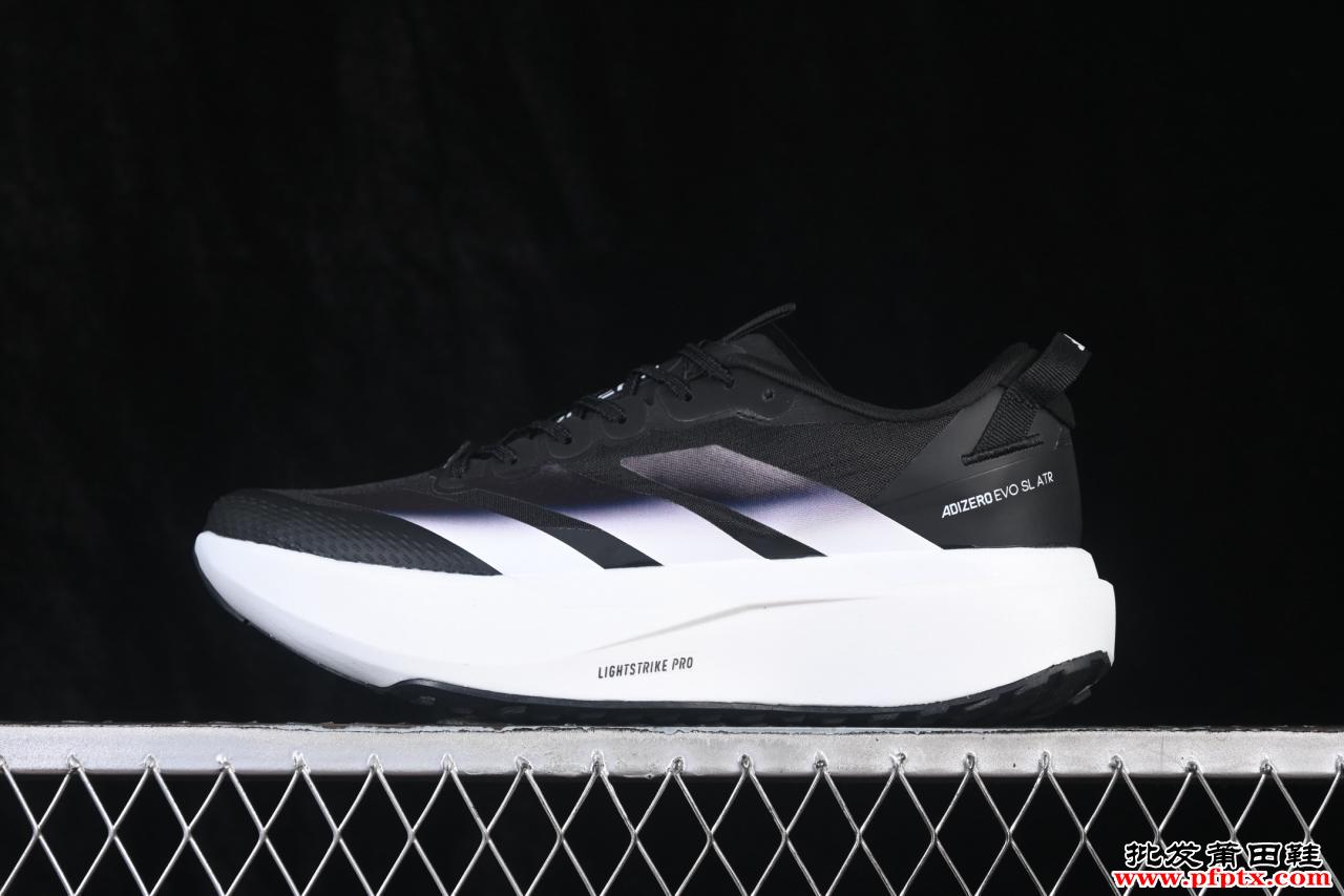 冠军血统下放：Adidas Adizero Evo SL超轻跑鞋评测，无碳胜有碳的日常训练利器