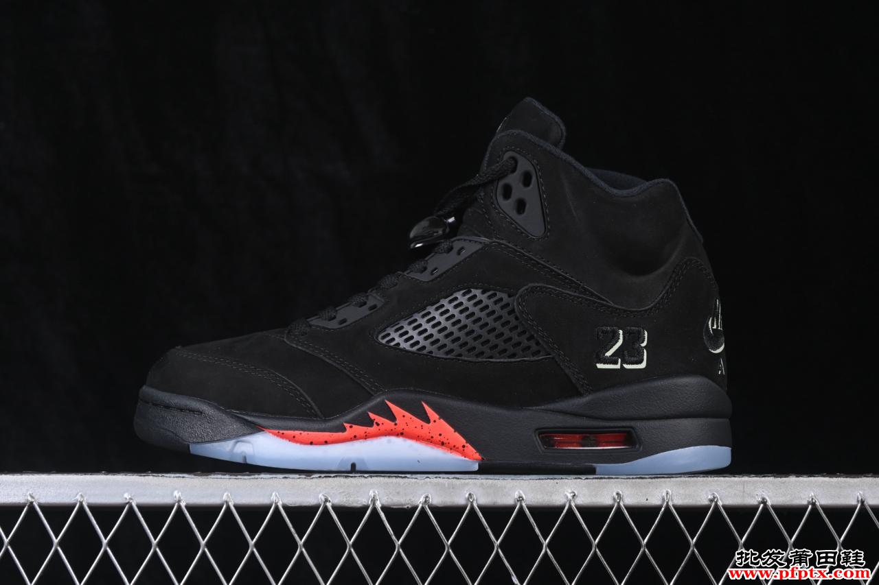 Air Jordan 5 Retro OG “Halloween” HQ7978-001，暗夜里的荧光万圣节，夜光细节拉满